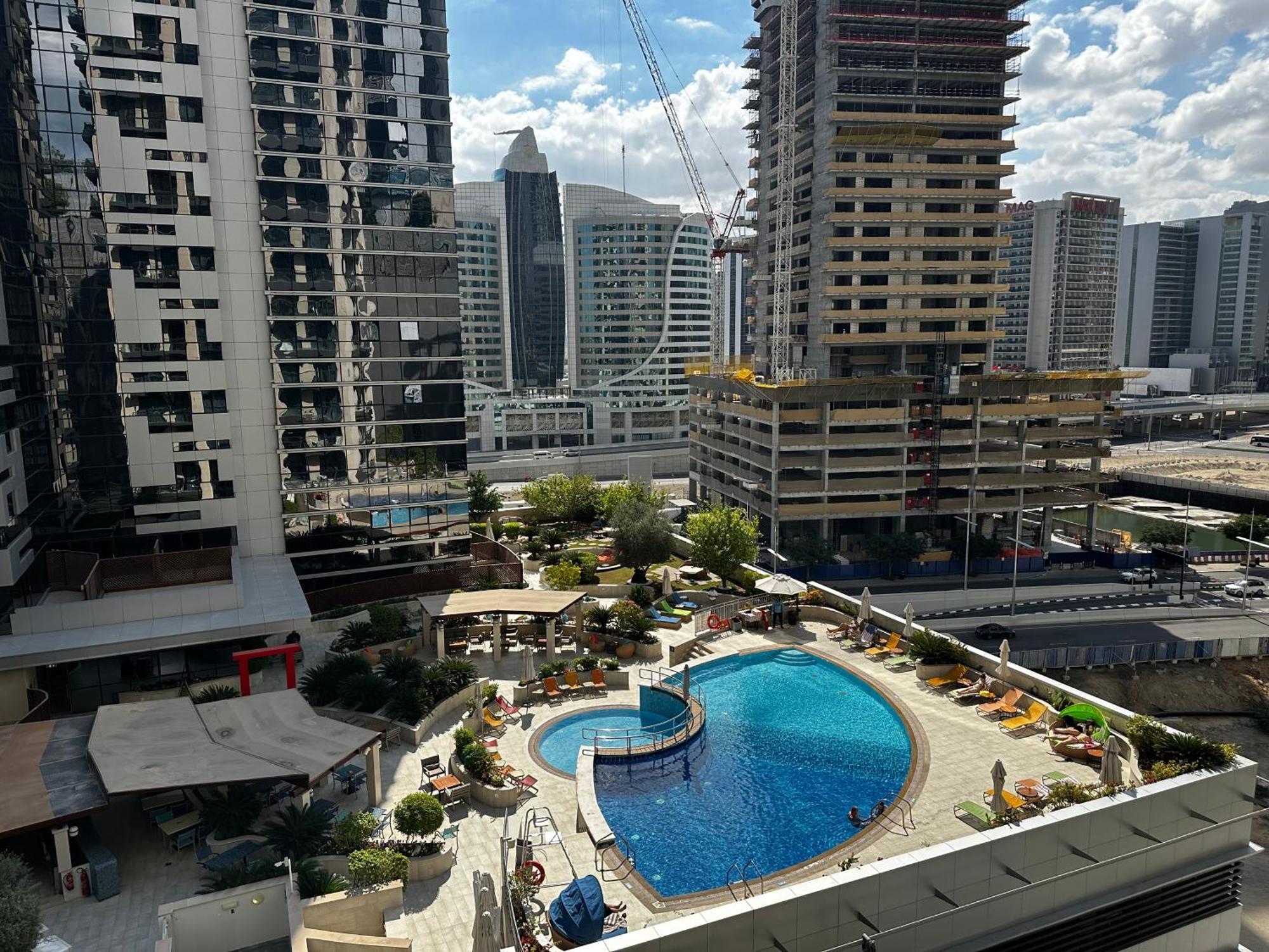 Dunya Tower Luxury And 2 Min Walk To Dubai Mall And Burj Khalifa In Heart Of Downtown Exterior photo